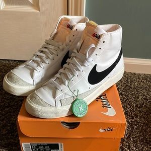 Nike Blazer Mid ‘77 - Size 10